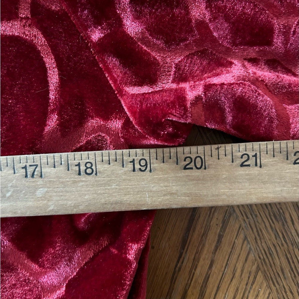 Red Satiny Robe - Picture 14 of 16